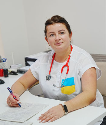 Стегура Євгенія Михайлівна: завідуюча дитячого відділення. ІІ кваліфікаційна категорія.